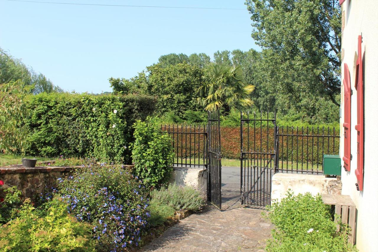 La Maison Du Passeur Availles-Limouzine Екстериор снимка